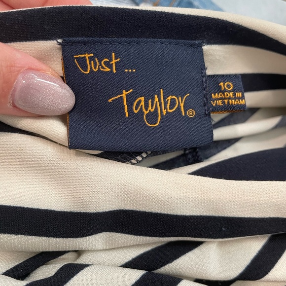 Adorable Faux Wrap Dress - Picture 4 of 5